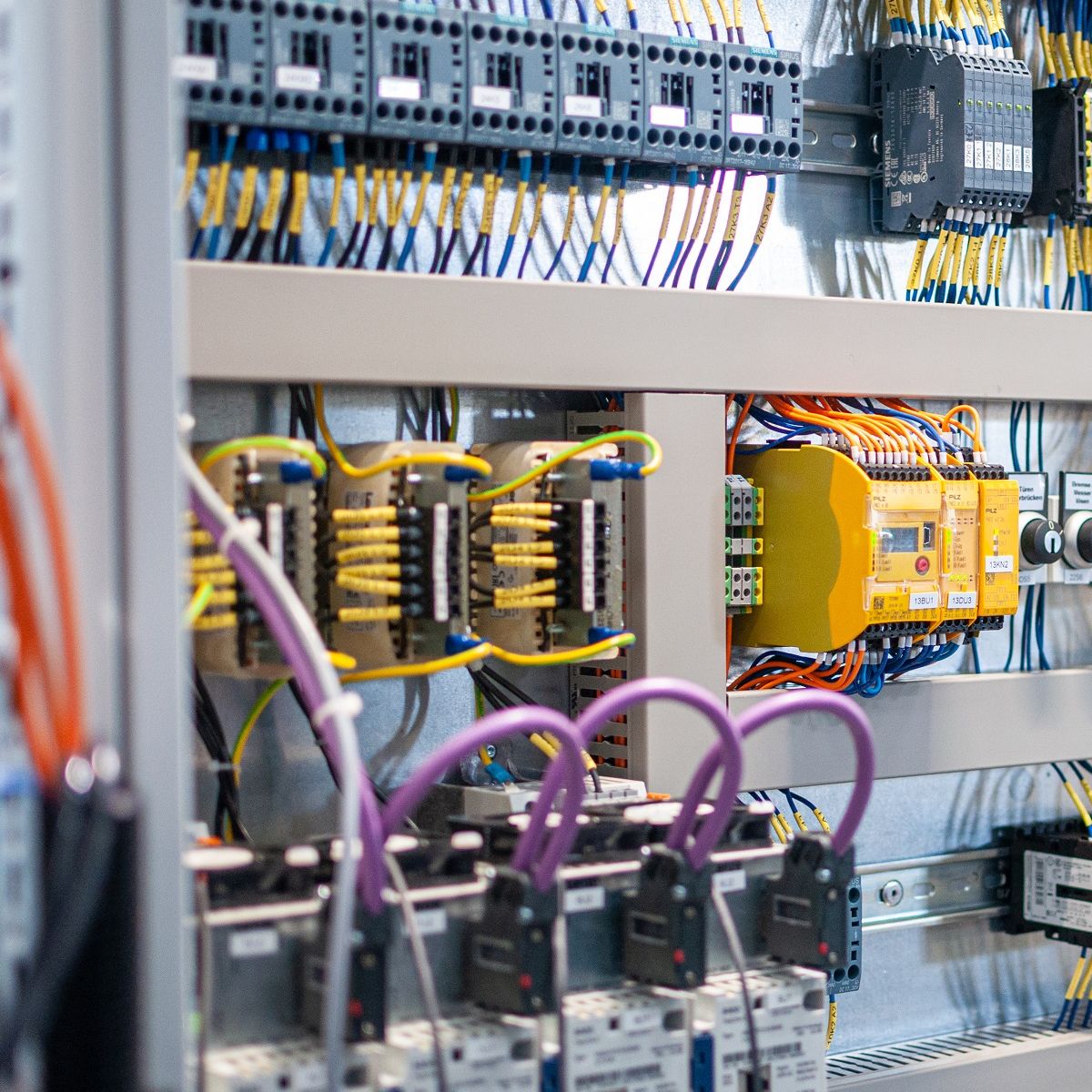 Marker sleeves for low voltage switch gear cabinets